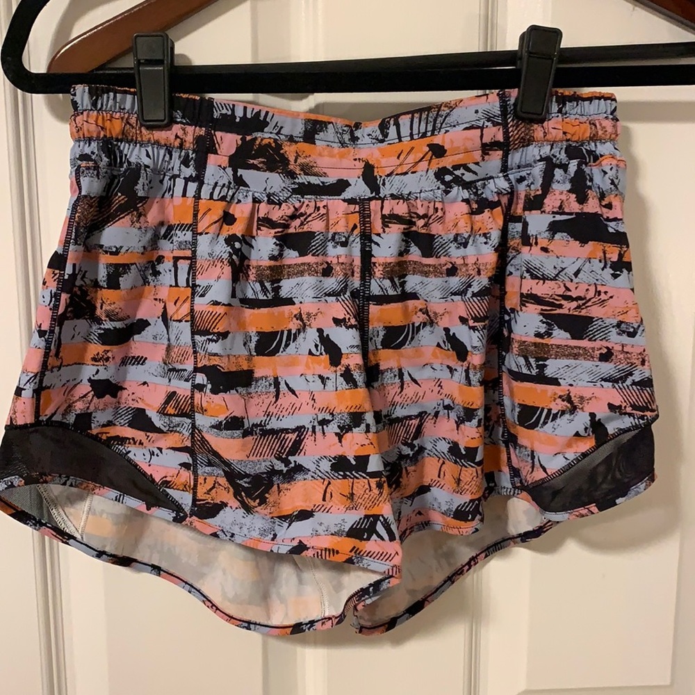 Lululemon shorts size 6 Tall - excellent condition